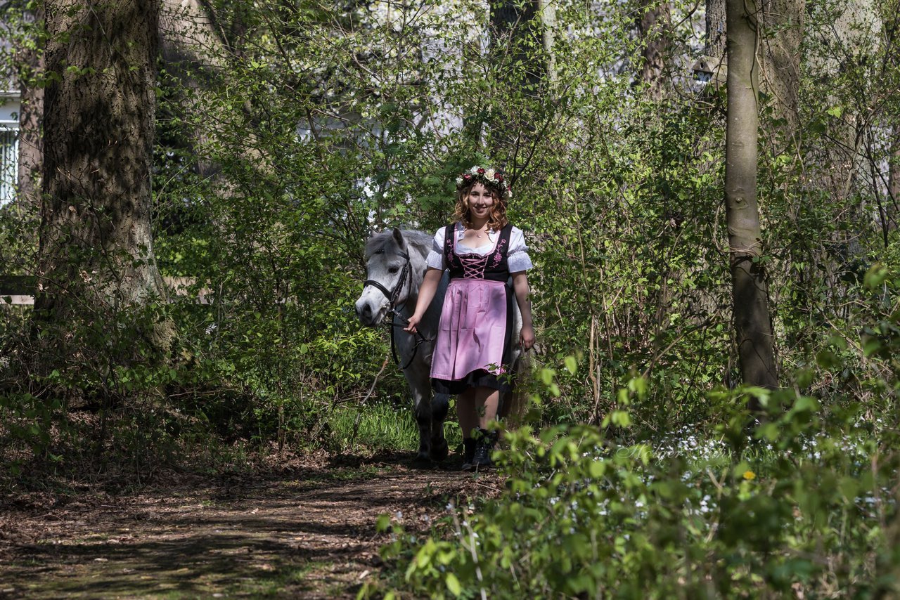 Bild 1 - Fotoshooting im Wald